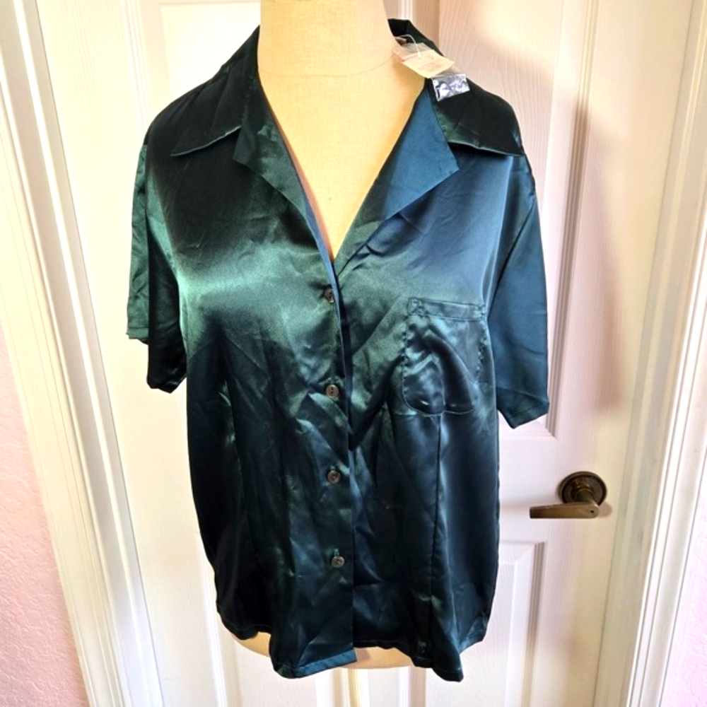Victoria's Secret‎ Vintage Green Satin Short Sleeve Sleep Shirt Size M Button Up